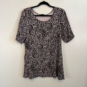 Torrid Blouse Womens Size 2x Gray Animal Print Round Neck Short Sleeve Top Shirt